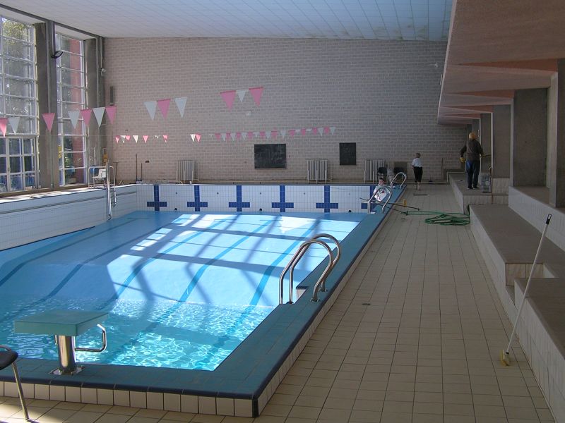 Referencia: FTVŠ  UK v Bratislave - interiérový bazén