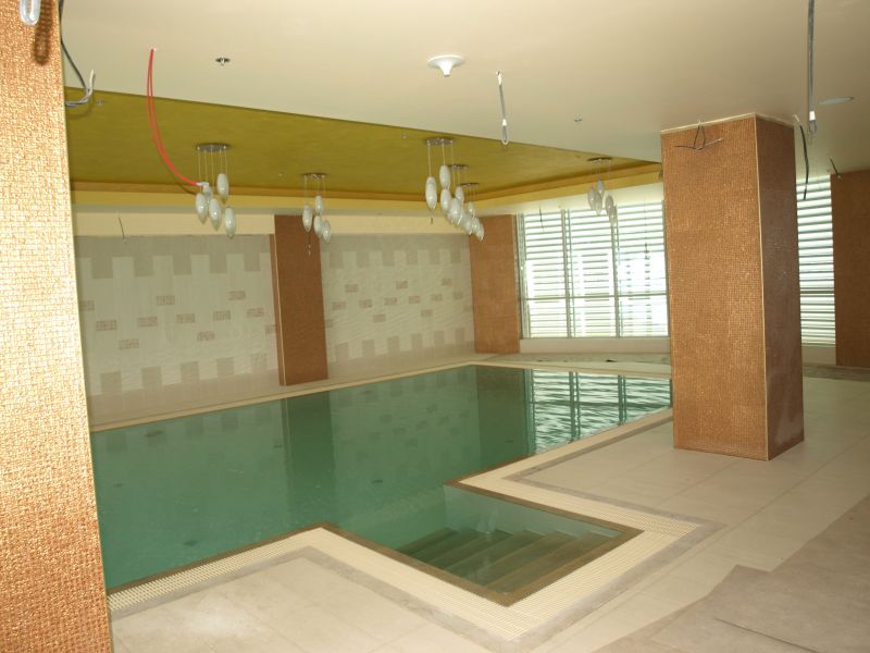 Hotelový vnútorný bazén